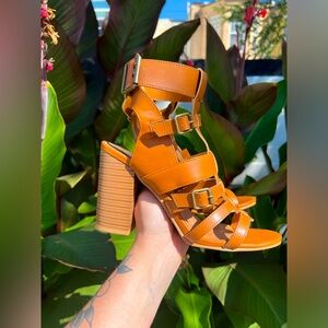 Gianna brown ankle strap faux leather sandals 7.5